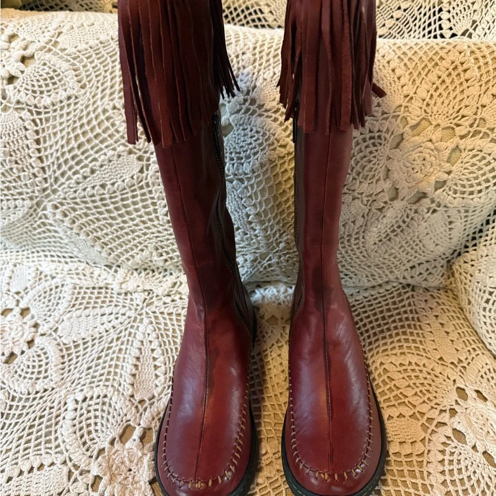 Born Red Fringed Leather Moccasins - Picture 4 of 10